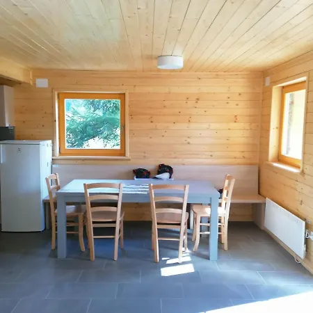 Karavanke Mountain Hut * جيسينيس